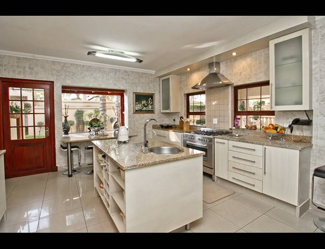 4 BEDROOM HOUSE FOR SALE IN KHYBER ROCK